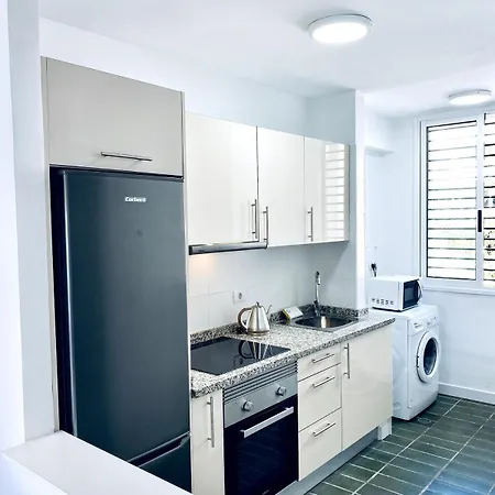 2the Location - Americas & Parking *