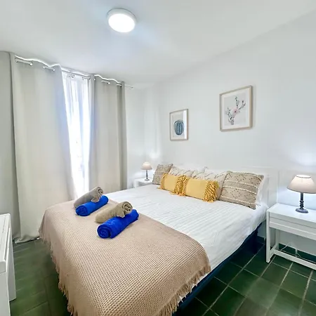 2the Location - Americas & Parking Apartment