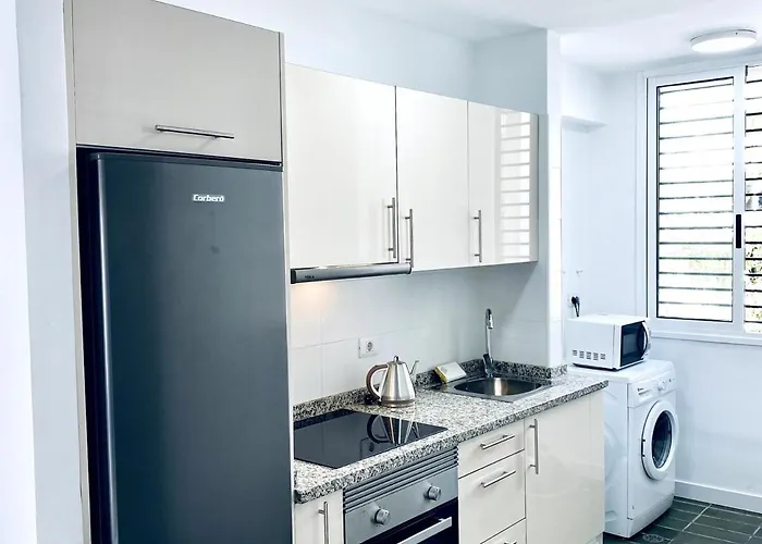 2the Location - Americas & Parking *